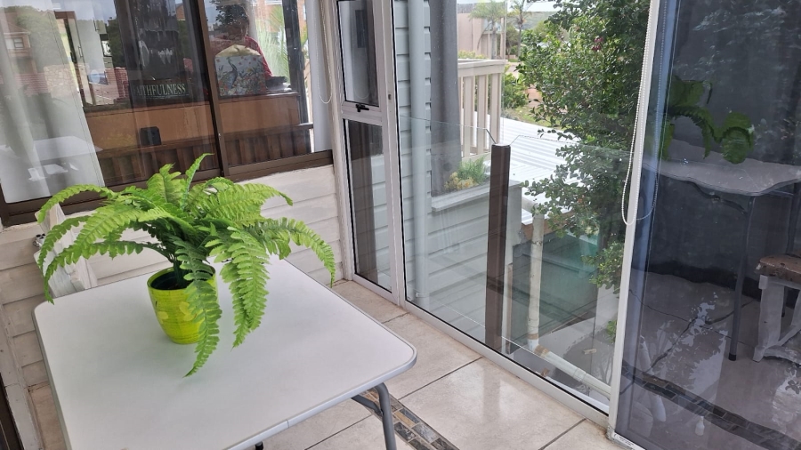 4 Bedroom Property for Sale in Stilbaai Wes Western Cape